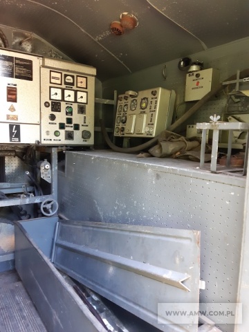 Polowa stacja zasilania PAD 100-3/400/P2 (100 kW, 400 V, 50 Hz) na p-pie 2 os. (ciężar własny 3 800 kg, urwane mocowanie tylnej osi) 